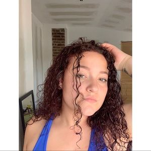 Meet your Posher, Desiree